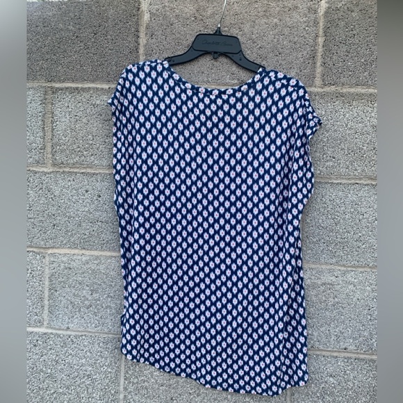 Michael Kors Top Shirt Hi Low Sleeveless Blue W/Red &White Design Stretch Large - Picture 2 of 7